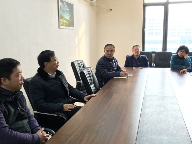 sc_280935_057993.jpg 图3番号
姜斌院长和电气工程党支部党员们进行讨论和交流_副本.jpg